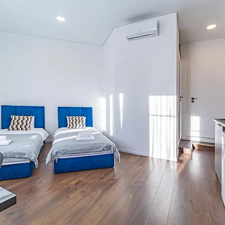 Apartment Uptown Nr6 With Parking & Ac *